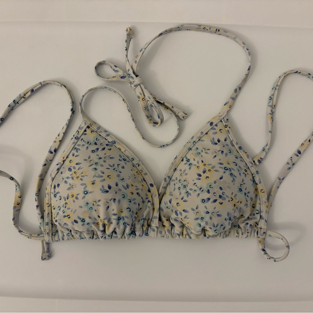 Gilly Hicks Floral Bikini Top